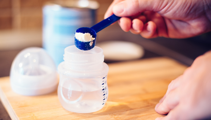 Comment préparer le biberon avec un lait infantile ?