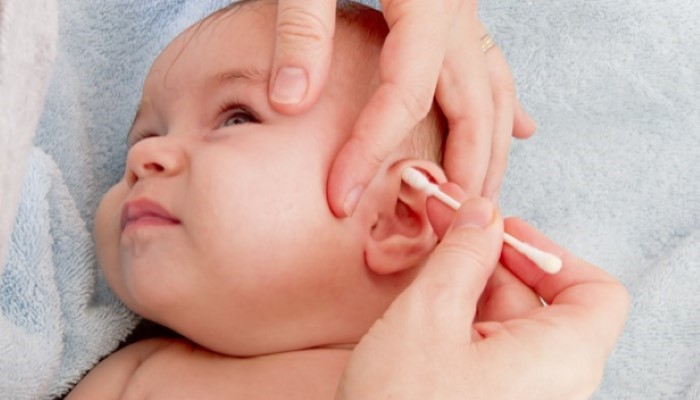 Les problèmes d'oreilles de bébé - Bébés et Mamans