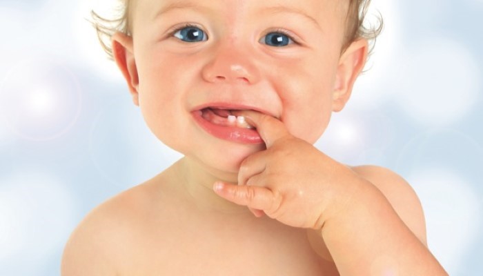 Dans quel ordre poussent les dents de bébé ?