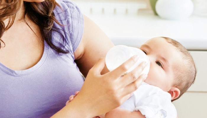 5 règles à suivre pour éviter le hoquet de bébé après le biberon ...