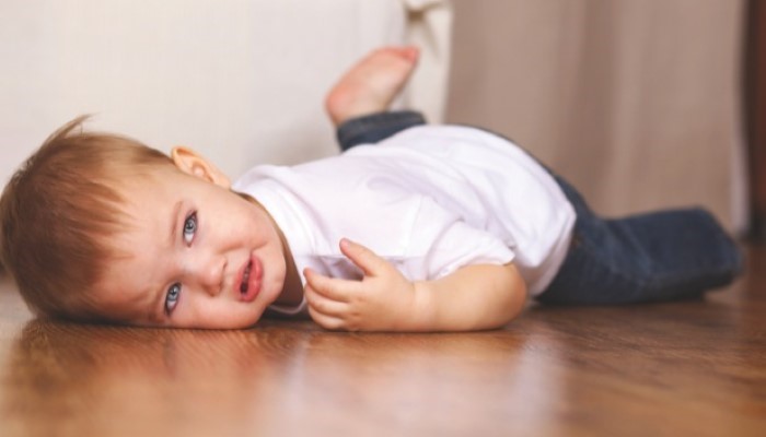 Bébé a 14 mois : pic de croissance, crise et langage