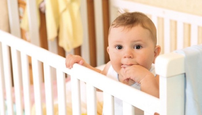 Le lit de bébé : sécurité et réglementation - Bébés et Mamans