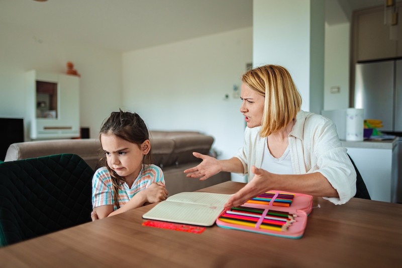 Gronder un enfant sans faire de mal