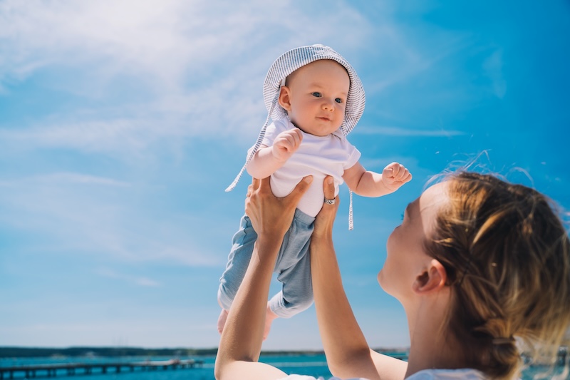 Protéger la peau de bébé du soleil