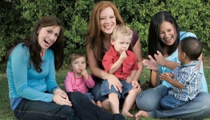 Découvrez comment les mamans peuvent se soutenir entre elles