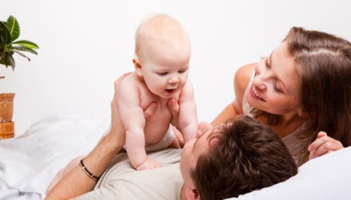 Voici nos conseils pour maintenir la flamme dans votre couple après un bébé