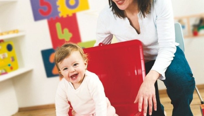 Enfant content d'être pa la crèche Enfant content d'être pa la crèche