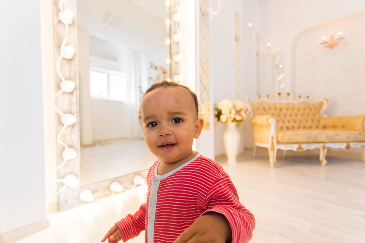 Bébé qui apprend à parler Bébé qui apprend à parler