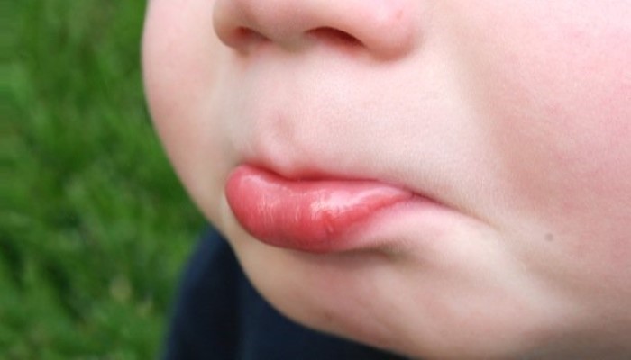 Enfant qui boude Enfant qui boude