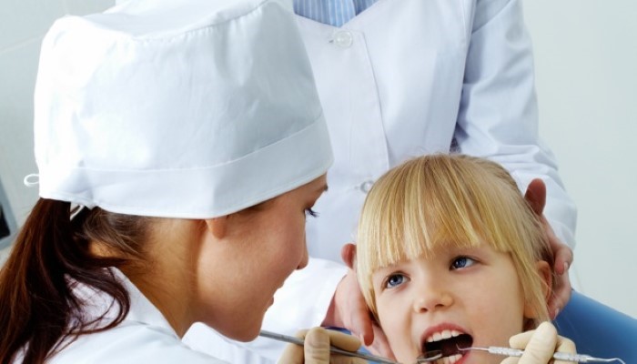 Enfant chez le dentiste Enfant chez le dentiste
