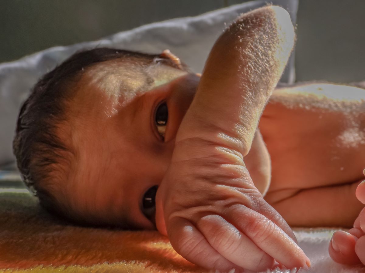 Bébé tout nu Bébé tout nu