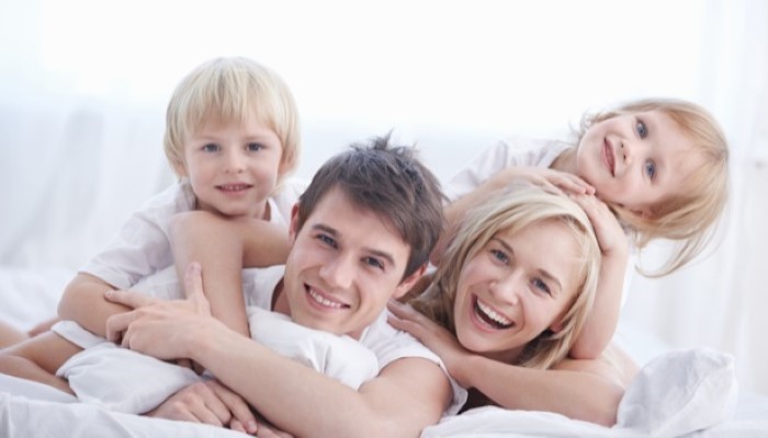 Papa, maman, et leurs deux enfants Papa, maman, et leurs deux enfants