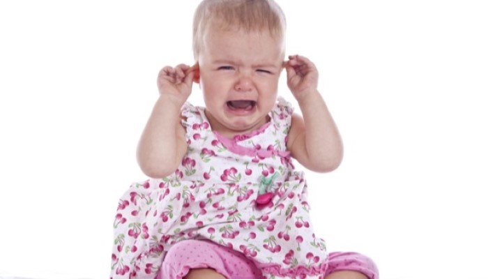 Petite fille qui pleure Petite fille qui pleure