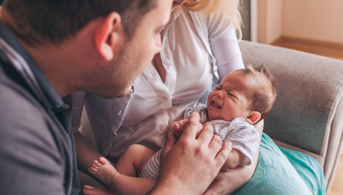 Nouveau-né qui pleure