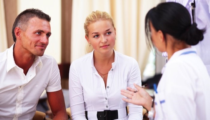 Couple à une séance de coaching