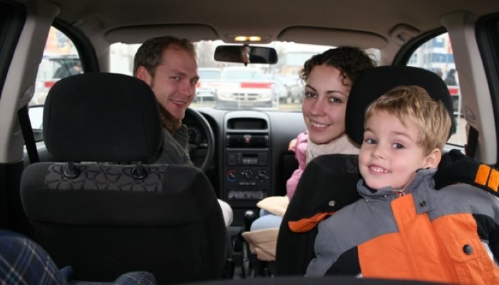 Une Voiture Pour Toute La Famille - Bébés Et Mamans