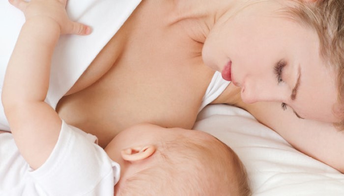 Bébé qui tète Bébé qui tète