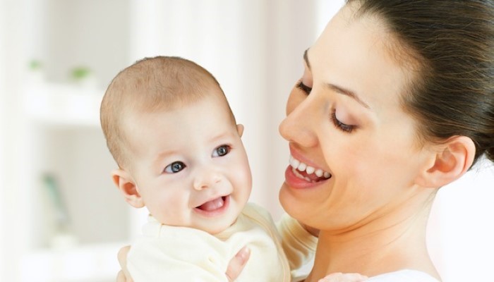 Maman parle à son bébé Maman parle à son bébé