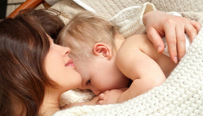 Bébé qui tète Bébé qui tète