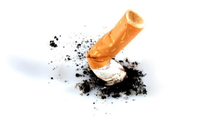 Mégot de cigarette écrasé