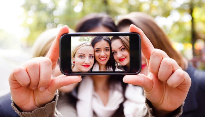Pourquoi fait-on des « selfies » ?