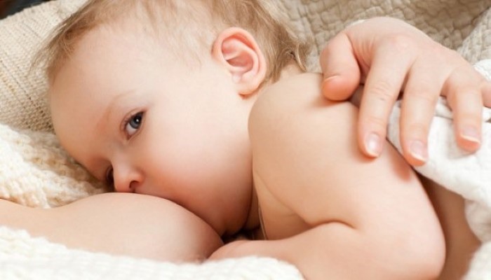 Arrêter l'allaitement maternel et reprendre l'allaitement peut arriver. Arrêter l'allaitement maternel et reprendre l'allaitement peut arriver.