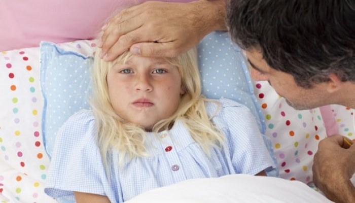 Enfant avec de la fièvre