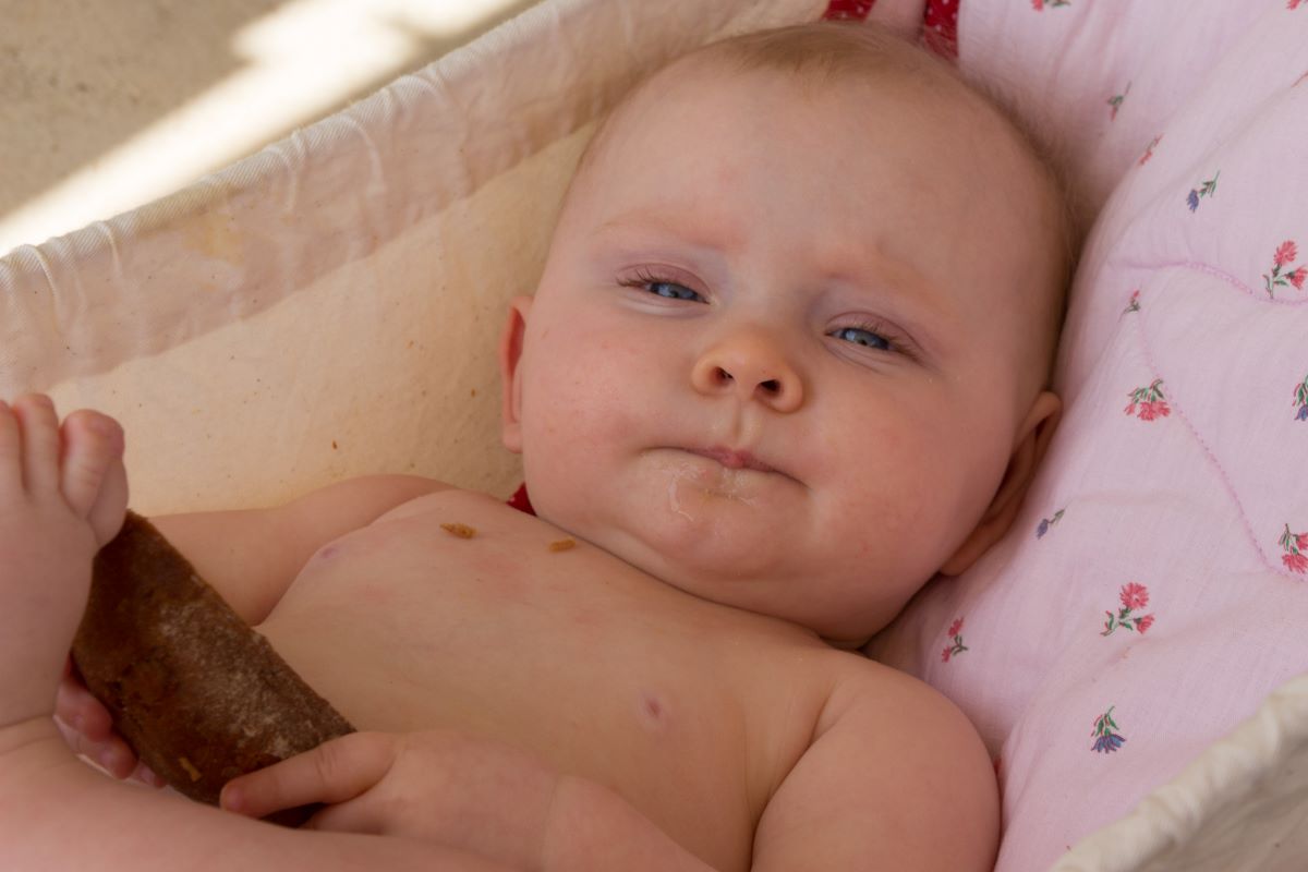Mon bébé a des points noirs sur le visage Mon bébé a des points noirs sur le visage