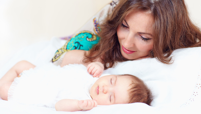 Des jumelles avec des rythmes de sommeil différents Des jumelles avec des rythmes de sommeil différents