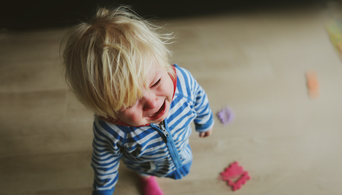 Mon fils de 2 ans se frappe