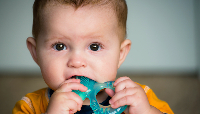 Comment laver les dents de mon bébé