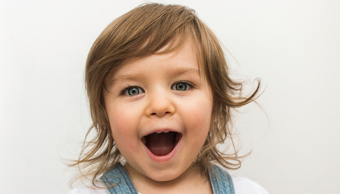 Petite fille heureuse Petite fille heureuse