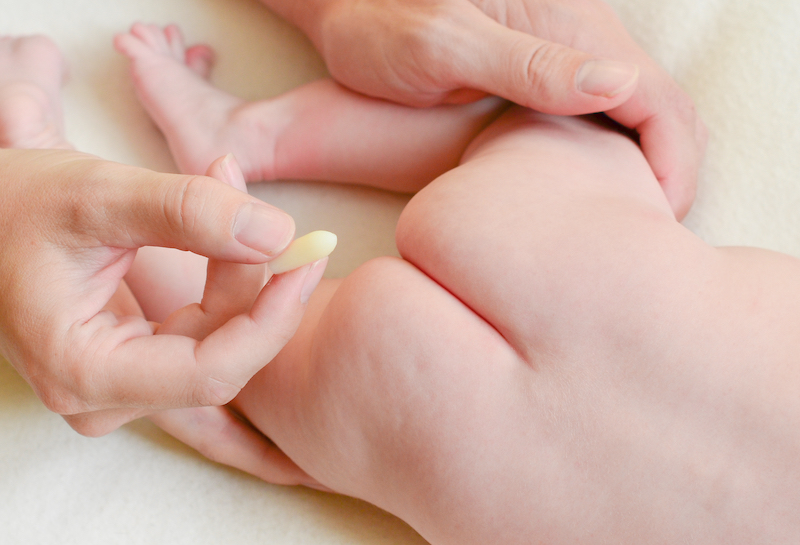 Comment mettre un suppositoire à un bébé Comment mettre un suppositoire à un bébé