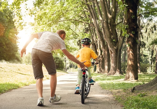 Faire du vélo avec les enfants