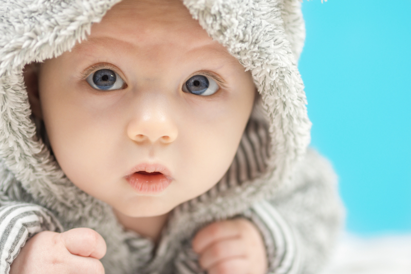 Pourquoi les yeux des bébés sont gris Pourquoi les yeux des bébés sont gris