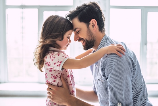 Parentalité consciente et parentalité traditionnelle