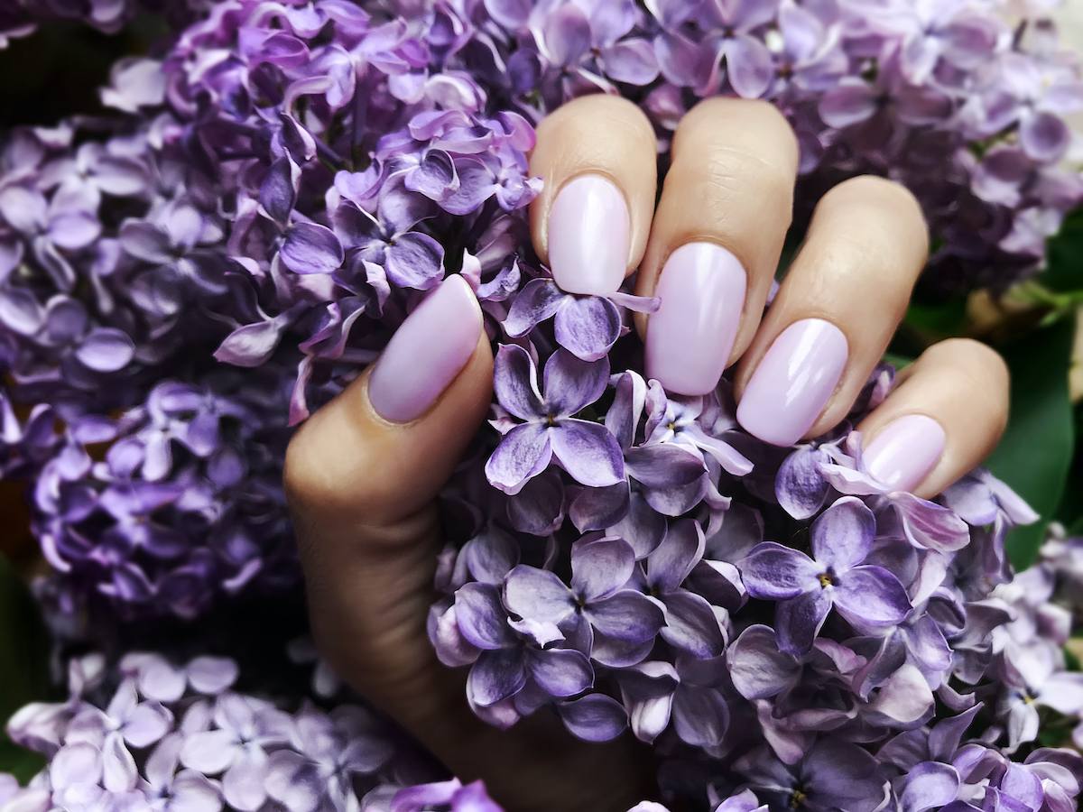 Lavender BB Cream Nails : la tendance unghie lilla qui sublime vos mains en douceur Lavender BB Cream Nails : la tendance unghie lilla qui sublime vos mains en douceur