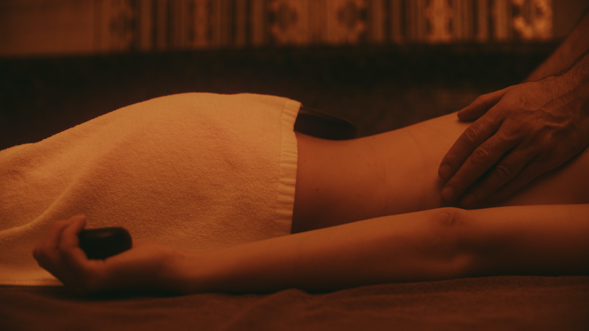 Le massage tantra : une invitation à la connexion profonde entre corps et esprit