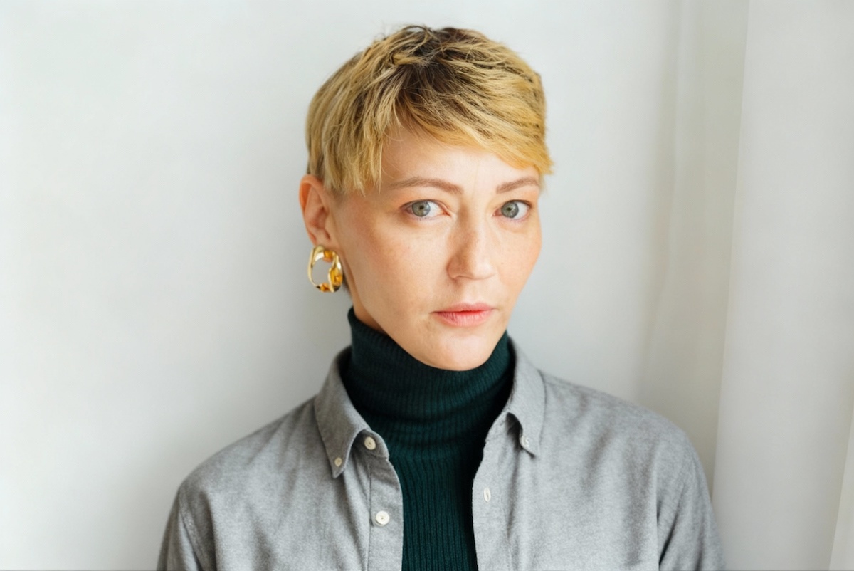 La chemise ne se cache plus : l’astuce de l’hiver est de la porter sur un col roulé La chemise ne se cache plus : l’astuce de l’hiver est de la porter sur un col roulé