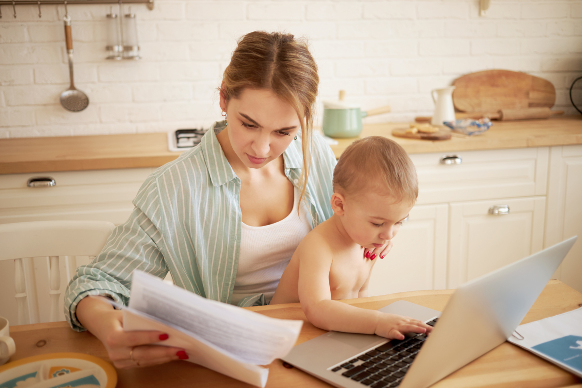 Impôts 2026 avec bébé ou enfant à charge : les avantages fiscaux qui changent vraiment la note Impôts 2026 avec bébé ou enfant à charge : les avantages fiscaux qui changent vraiment la note