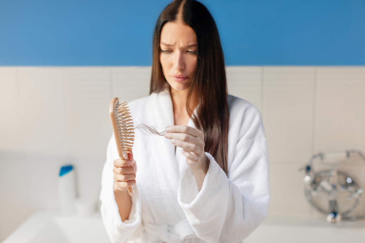 Vos cheveux tombent par poignées après l'accouchement ?