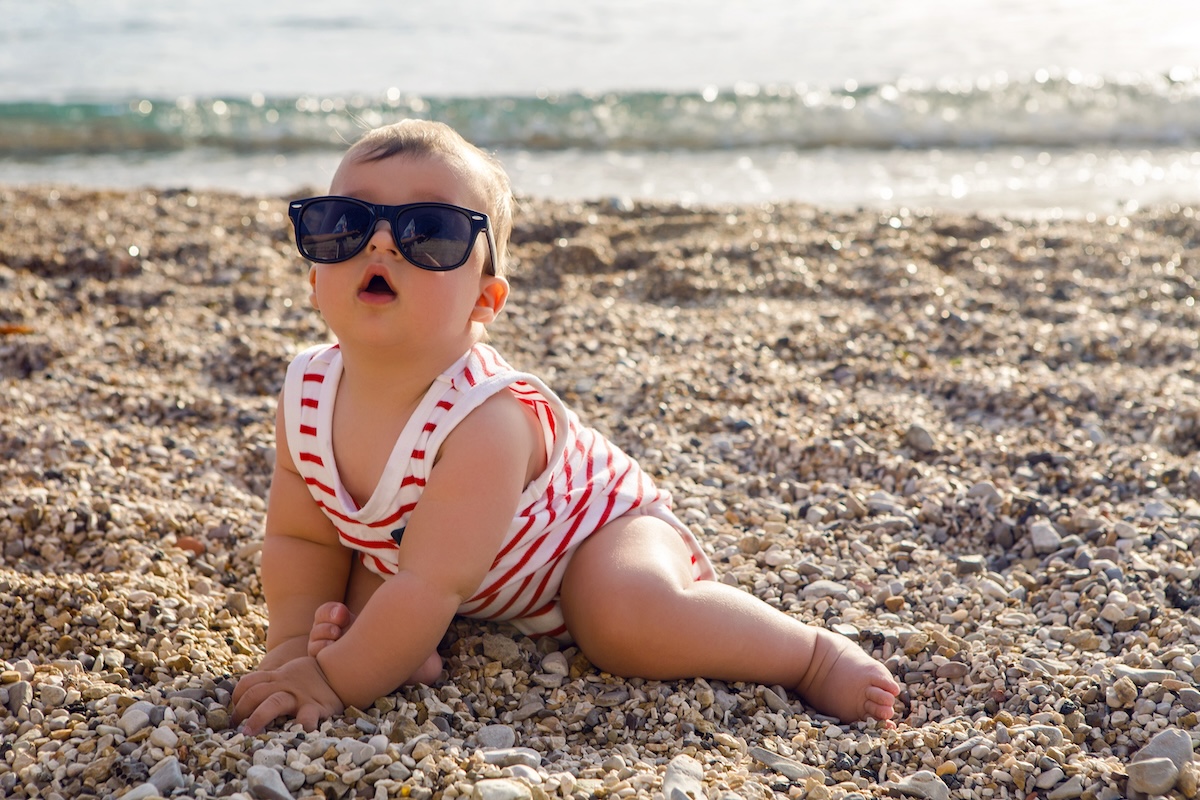 Bébé et grossesse au soleil : les bons gestes pour un été 2026 en toute sérénité