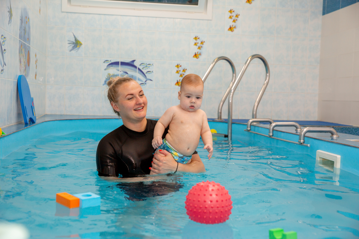 Piscine et bébé : 7 normes 2026