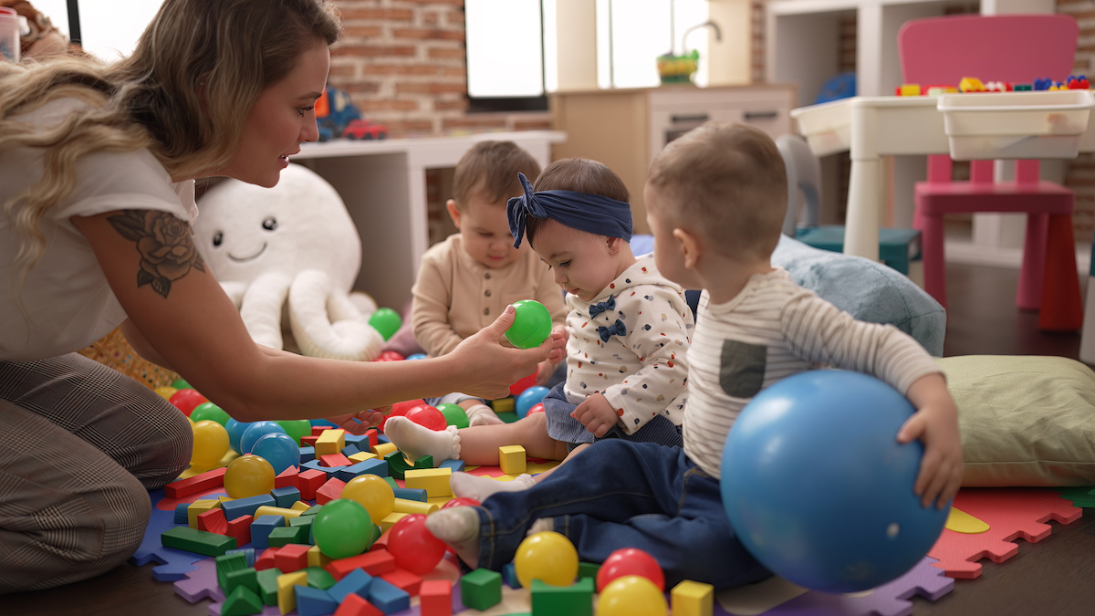 Enfants dans une crèche bilingue au Luxembourg