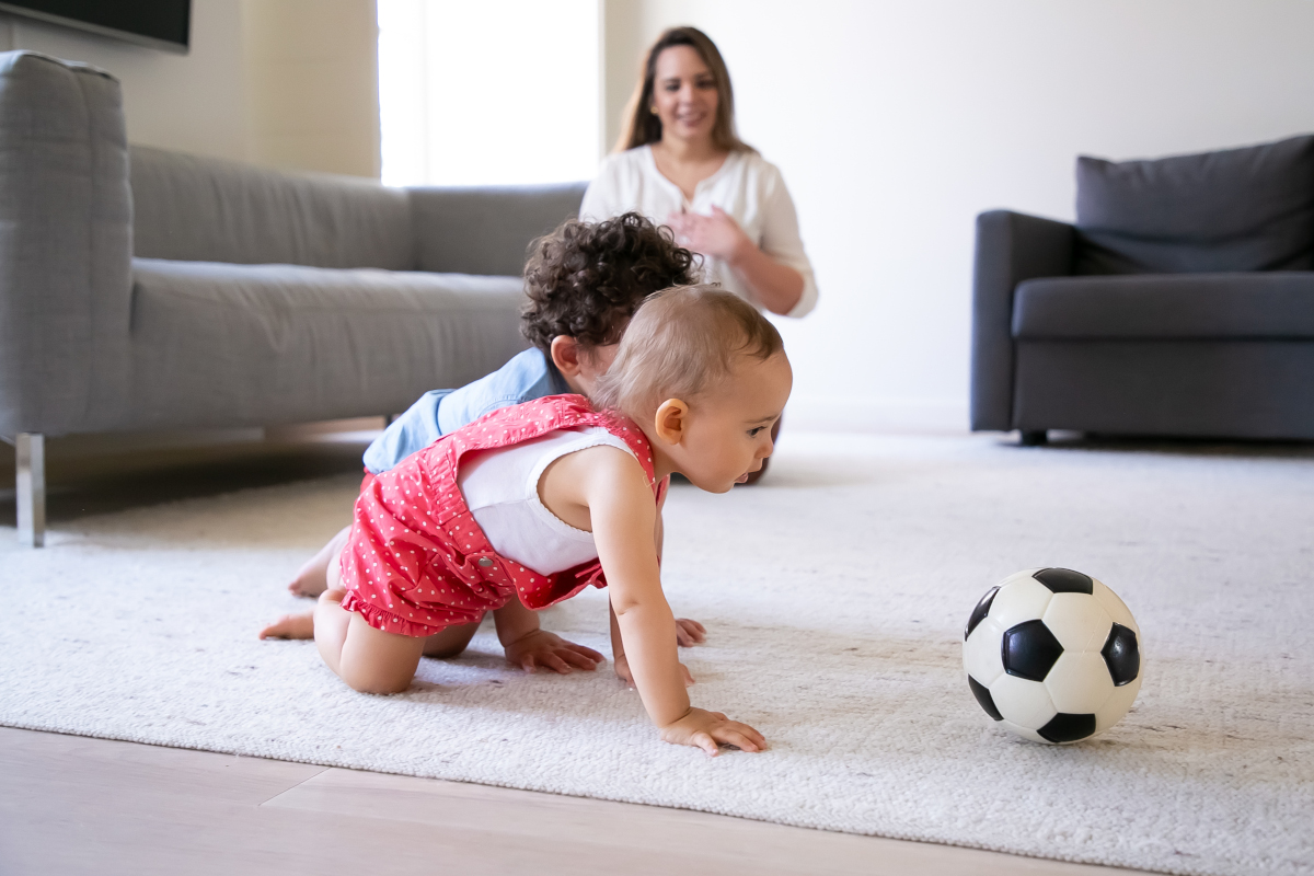 Motricité libre à la crèche et à la maison