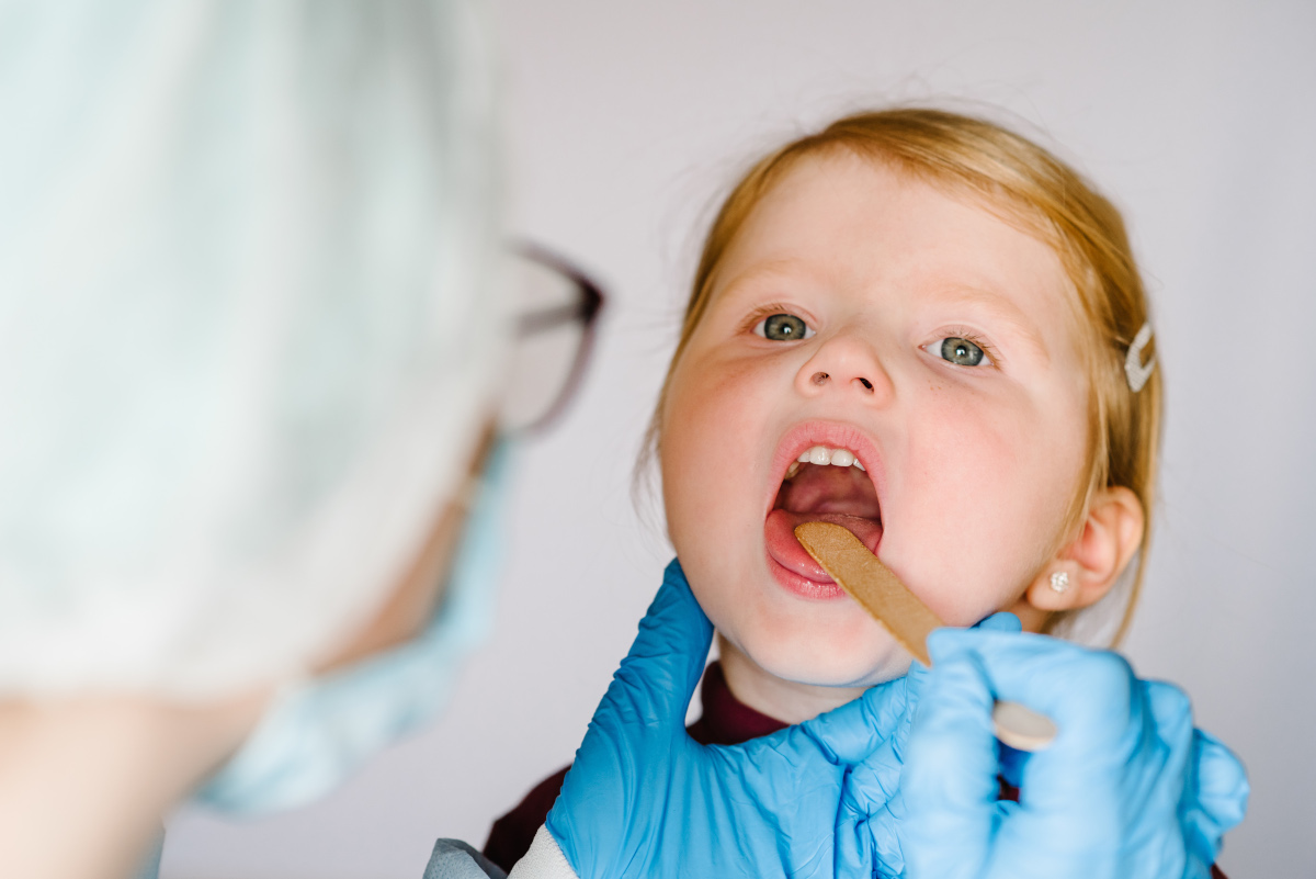 Bébé fait ses dents à la rentrée