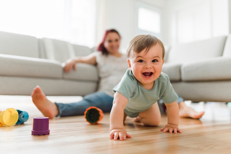 Stimuler Bébé pour qu'il marche à 4 pattes