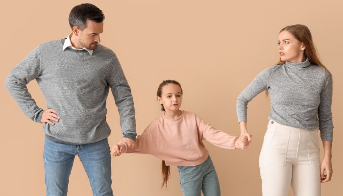 parents qui de disputent pour la garde de leur enfant