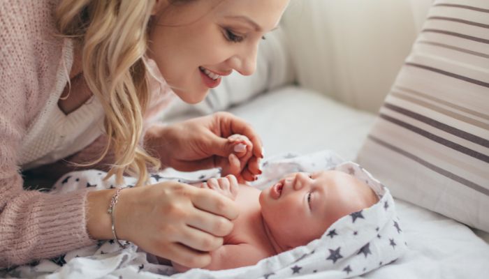 maman parfaite avec son bébé
