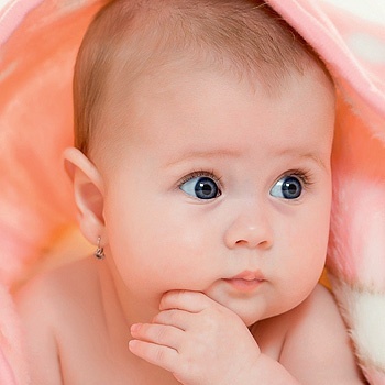 Expressions sur le visage de bébé